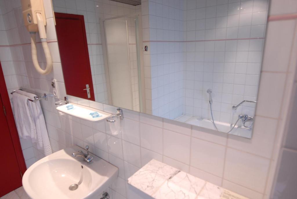 Hotel Le Joli Bois Waterloo Habitación foto